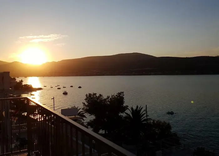 Lägenhet With A Sea View Terrace, Ciovo Near Trogir