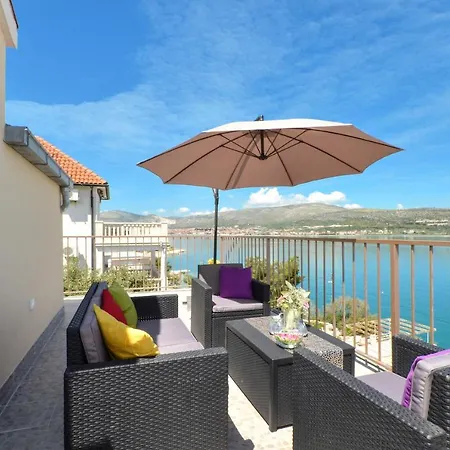 Apartment With A Sea View Terrace, Ciovo Near Trogir