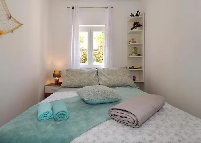 Appartement With A Sea View Terrace, Ciovo Near *