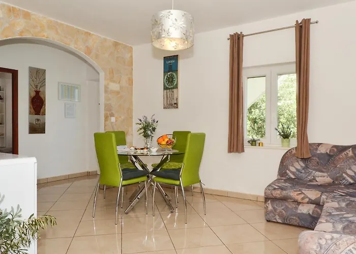 Appartement With A Sea View Terrace, Ciovo Near